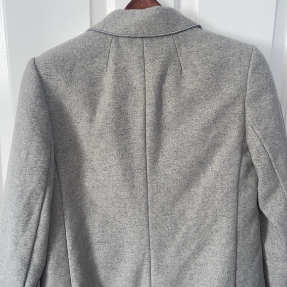 Banana Republic Light Gray Blazer Y2K– Women’s Size 6, Classic Fit - Picture 7 of 11